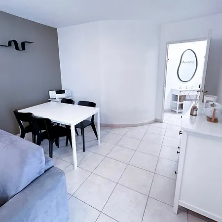 Charming T2 Near The Port Vauban D'antibes شقة